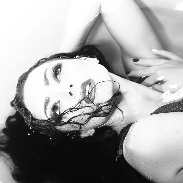 Woman portrait in bath tab — Stock Photo, Image