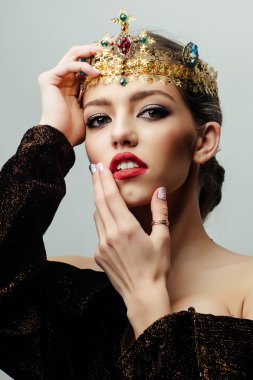 Değerli taç Kraliçe