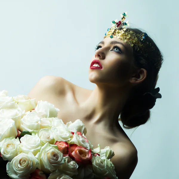 Regina con bouquet di rose — Foto Stock
