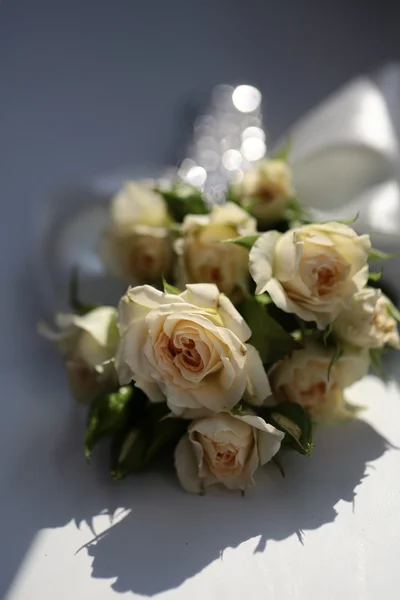 Fresh tea roses bouquet — Stock Photo, Image