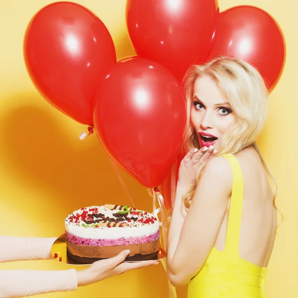 Happy woman with cake — Stock Photo, Image