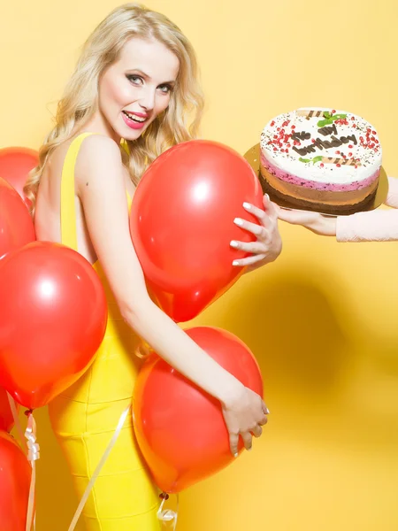 Happy woman with cake — Stock Photo, Image