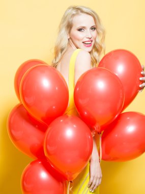 Birçok balon kadında