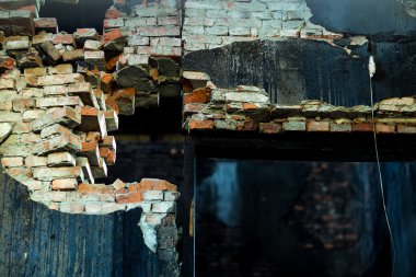 Ruined brick bulding