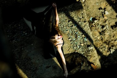 Alan bina güzel kadın