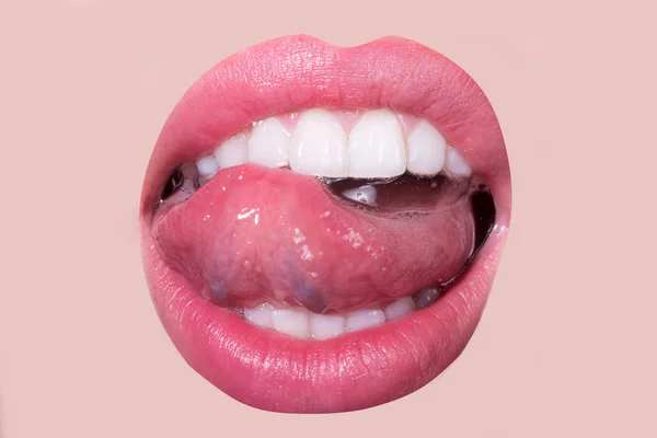 Sorriso feminino dental — Fotografia de Stock