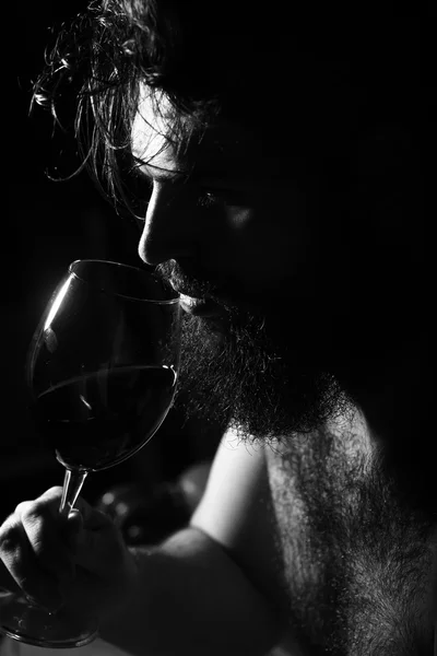 Hombre con copa de vino — Foto de Stock