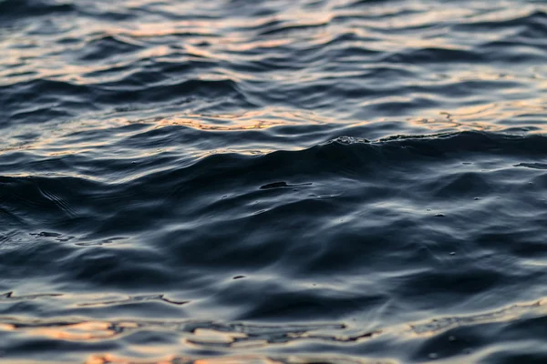 Agua de mar azul oscuro —  Fotos de Stock