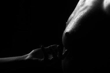 El ve erkek göğüs