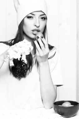 mutfak kadın aşçı