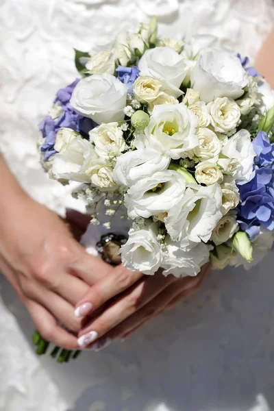 Bouquet da sposa fresco — Foto Stock