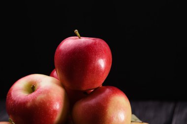 Elma yığını üst 