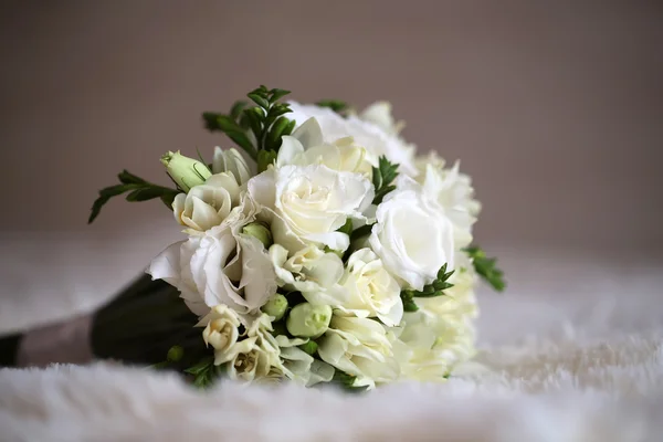 Beau bouquet de mariée tendre — Photo