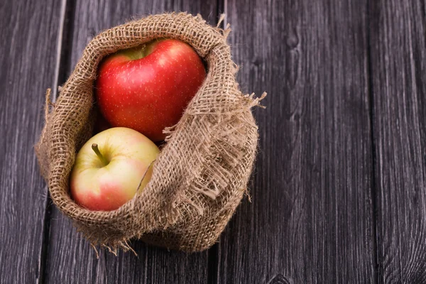 Sack full of apples — Stock Photo, Image