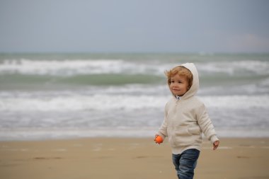 Erkek bebek kapşonlu ceket 