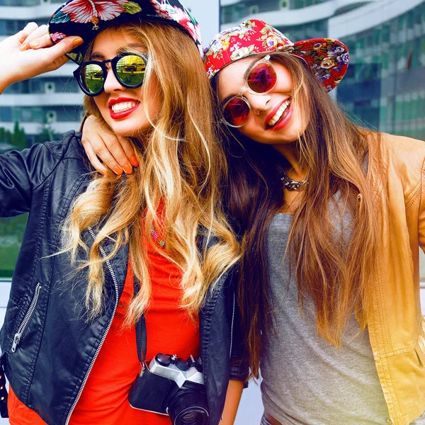 Pretty young girls — Stock Photo, Image