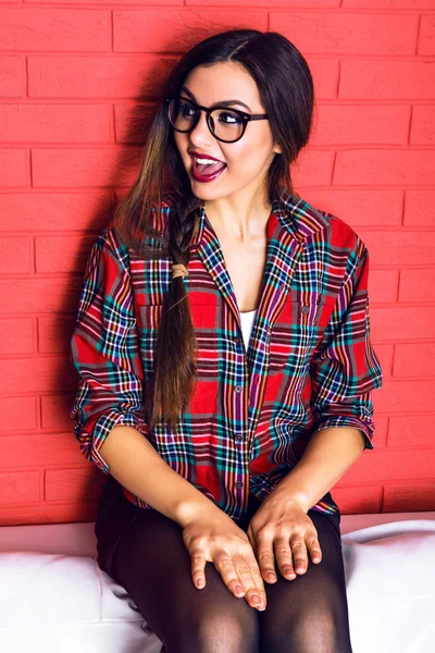 Surprised hipster girl — Stock Photo, Image