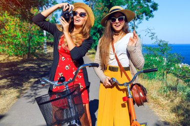 hipster girls have perfect free day