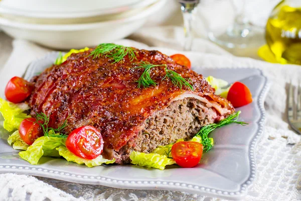 Pastırma ve hardal kabuk ile sığır eti köfte