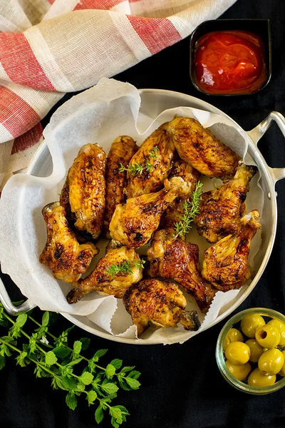 Glazed chicken drumsticks and wings — Stock Photo, Image