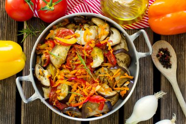 Komposto yaz sebze ratatouille stili
