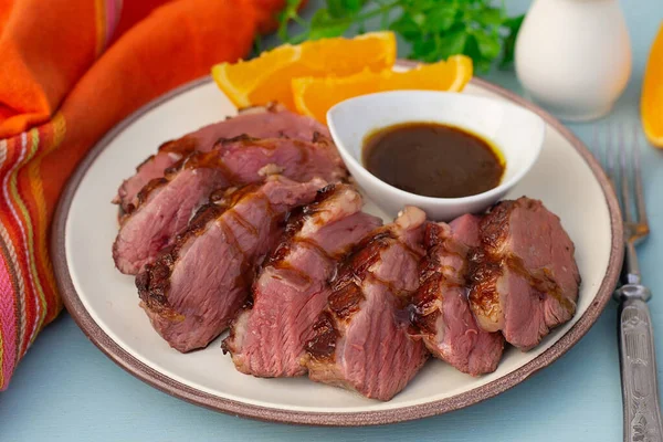 Rare Fried Crispy Duck Breast Orange Sauce — Fotografia de Stock