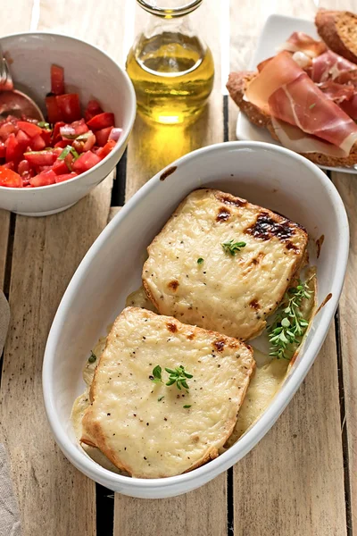 Beşamel soslu sandviç croque-monsieur Fransız