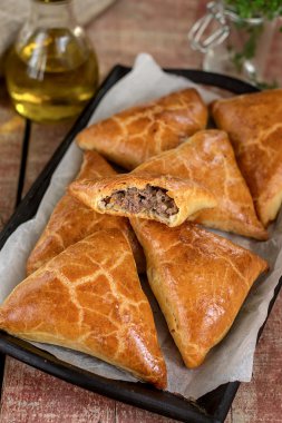 Et kıyma ile pies samosas