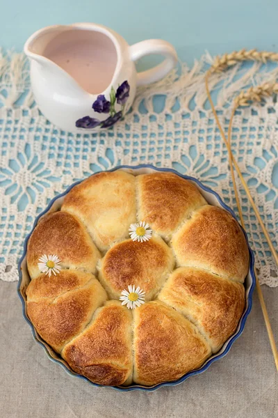 Сладкие булочки булочки с цветами — стоковое фото