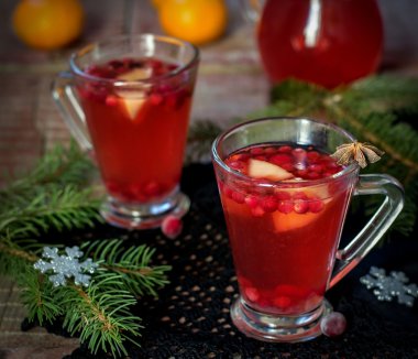 Kış içecek ile kızılcık 