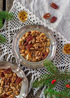 Şekerli ve ROM sırlı fındık