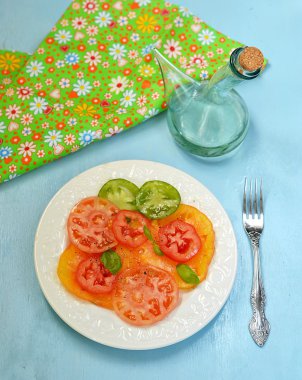 Farklı renk domates salatası