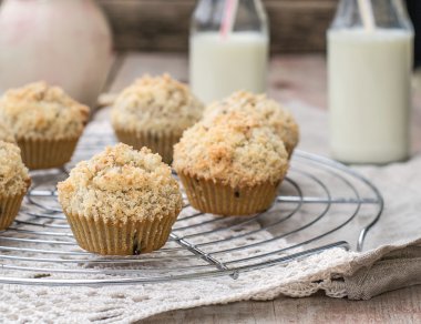 Hindistan cevizi streusel ile Çikolatalı kekler