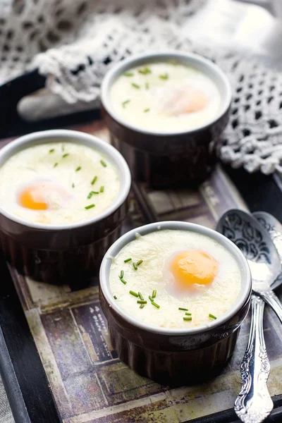 Büzgülü pişmiş yumurta, Kahvaltı — Stok fotoğraf