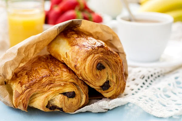フランスの朝食時から 10 時の痛みのショコラ — ストック写真