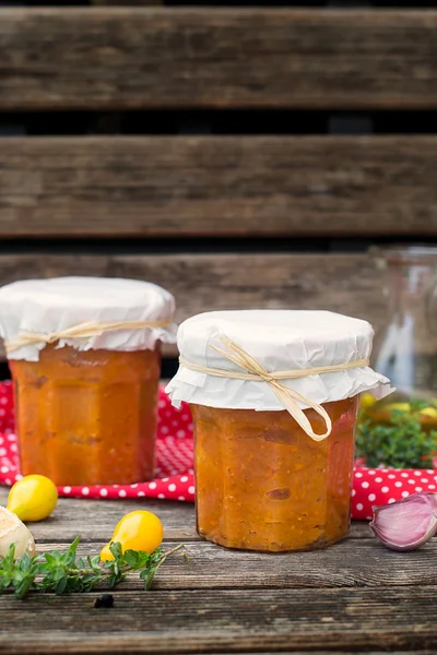 Kabak kabak havyar havuç ve domates ile