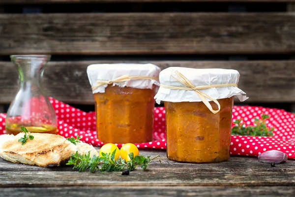 Kabak kabak havyar havuç ve domates ile