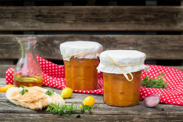 Kabak kabak havyar havuç ve domates ile