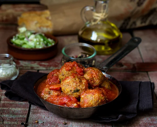 Boulettes de viande à la citrouille hachée en sauce tomate — Photo