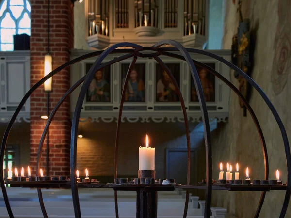 핀란드 루터교의 교회에 오르간 아이콘 — 스톡 사진