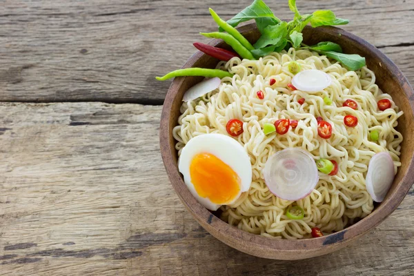 Instant noodles on wooden — Stock Photo, Image