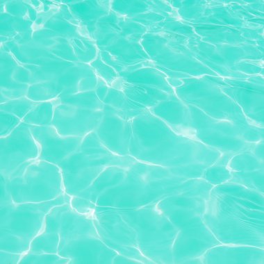 Yüzme havuzunda su doku