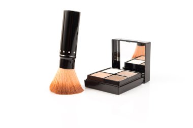 yanak fırça ve beyaz göz farı