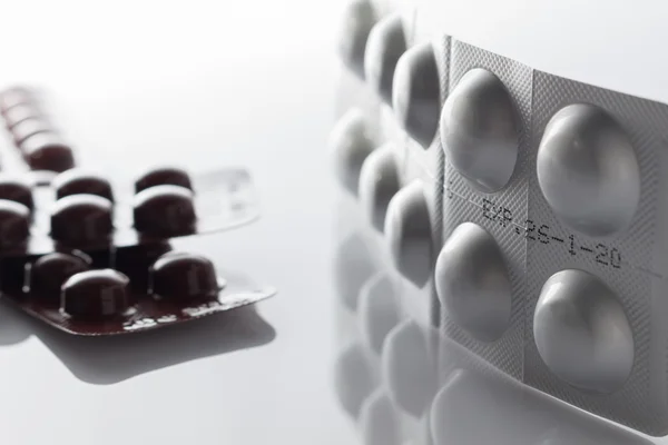 Primer plano de la droga o cápsula antibiótica — Foto de Stock