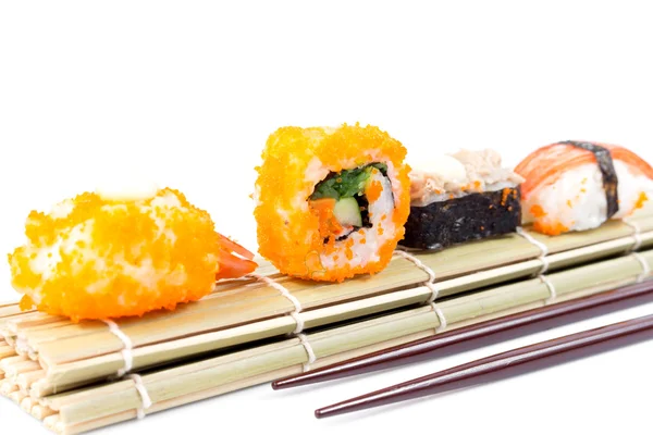 Sushi su sfondo bianco — Foto Stock