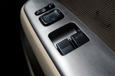 arka ışık ile otomobilin pencere denetim geçiş