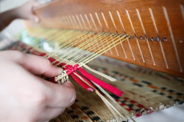 Düğüm mat kadın el dokuma mat ile yakın çekim