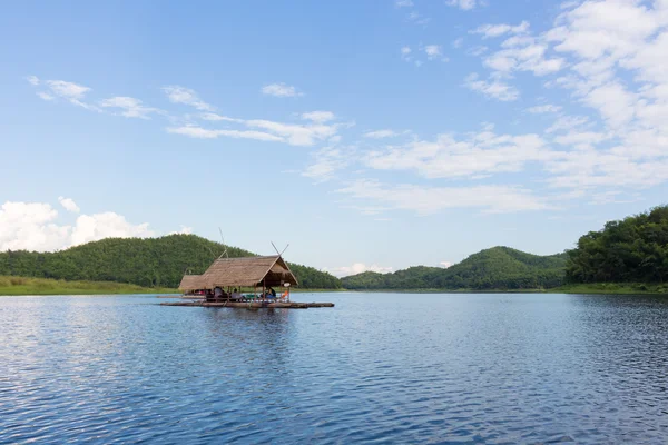 Loei-Kasım 15 float sal'da Huai Krathing kimliği belirsiz kişi ile Kasım ' 15,2015 içinde: Loei, Thailand. loei Tayland turizm cazibe konumunda