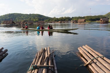 Kimliği belirsiz p ile Huai Krathing, Loei-Kasım 15 kayan nokta Sal