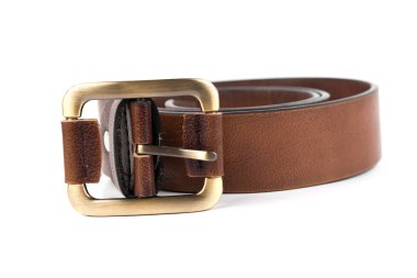 Şık erkek deri kemer beyaz arka plan üzerinde